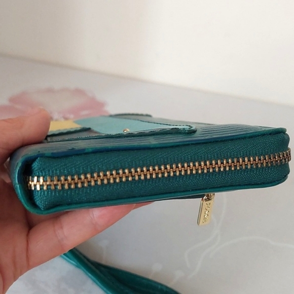 Fossil long zip around leather wallet - Picture 3 of 12